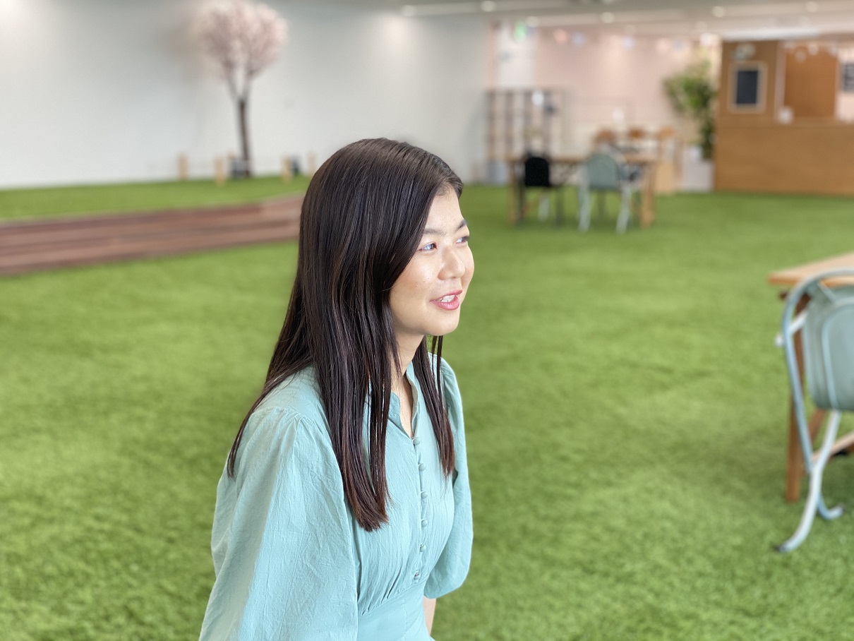 新卒 花も仕事も いつかきっと応えてくれる リジョブ初の農業ガール 柴田 有里佳さん Rejob Blog 採用情報 株式会社リジョブ